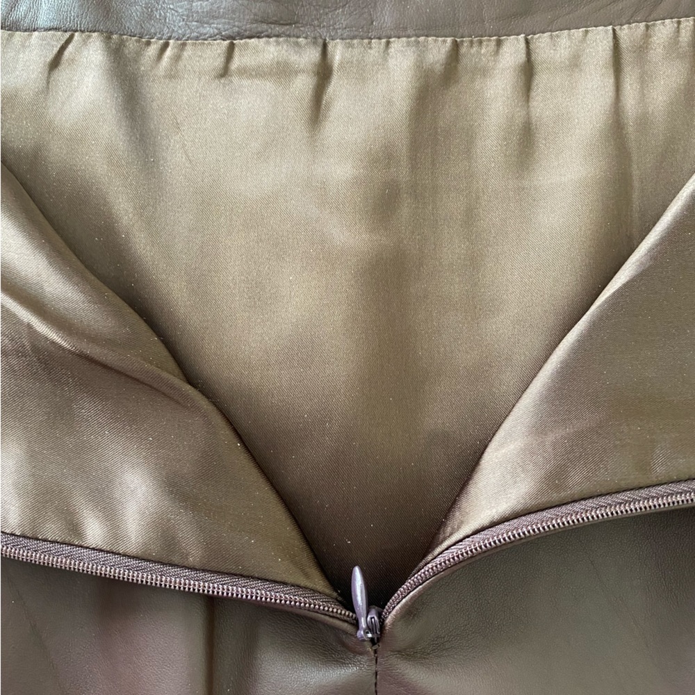 Vintage Banana Republic leather skirt - Picture 5 of 6